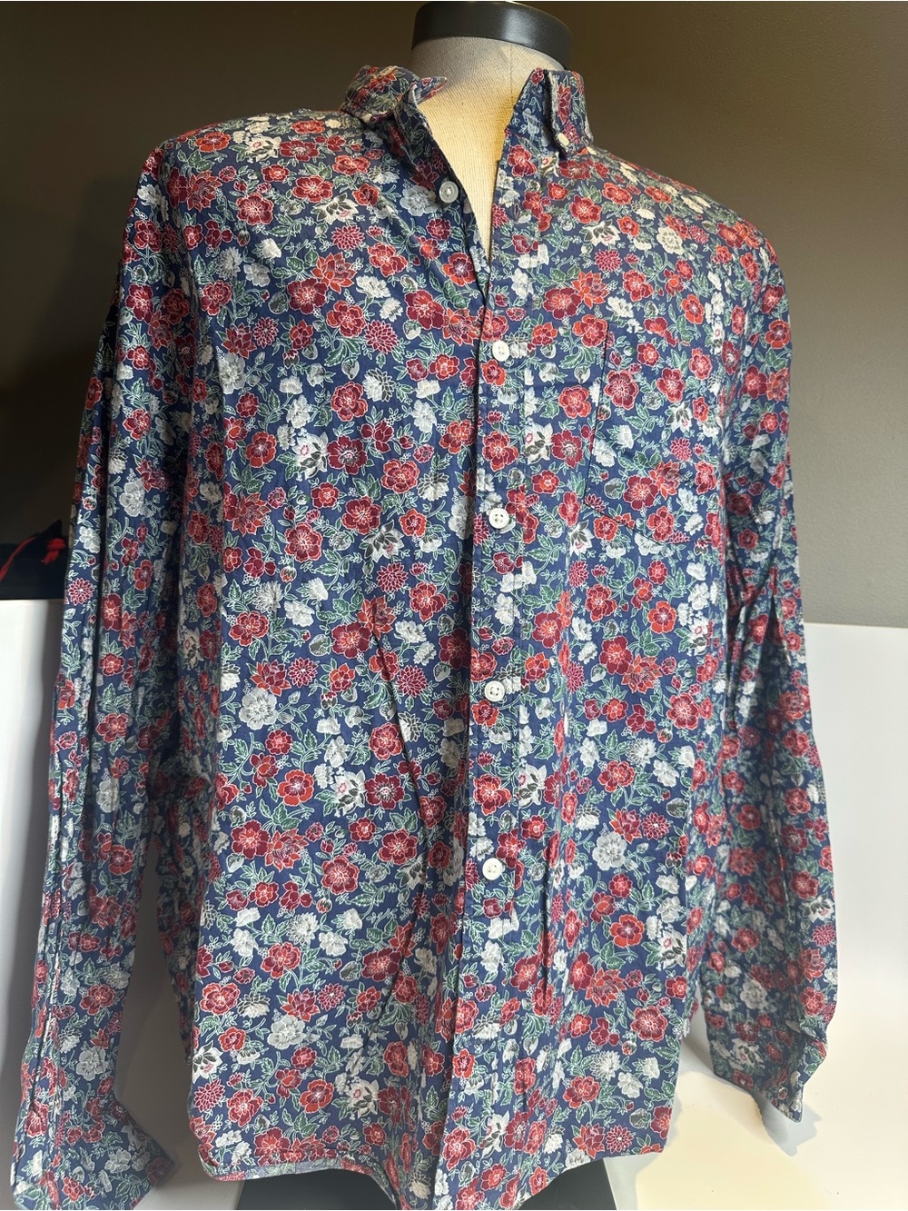 Express Floral Button-Up Shirt in Navy, Red & Green